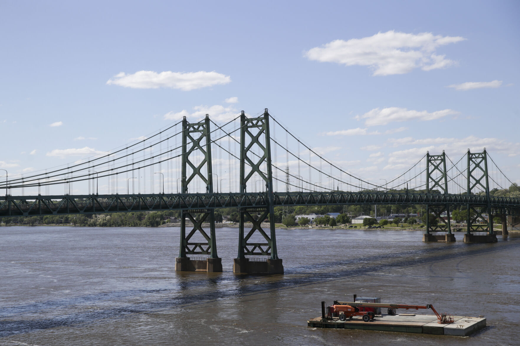 052222-qc-nws-bridge-04.jpg